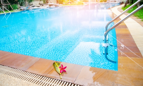 pool-side-3.webp
