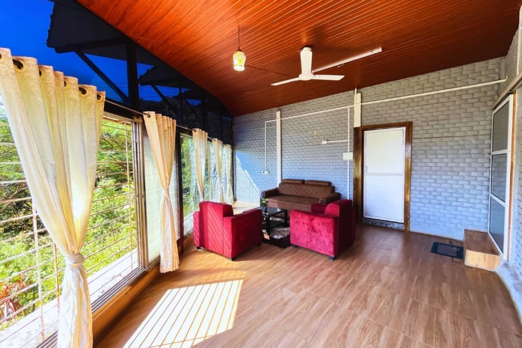 Lake View Cottages - Hall Area