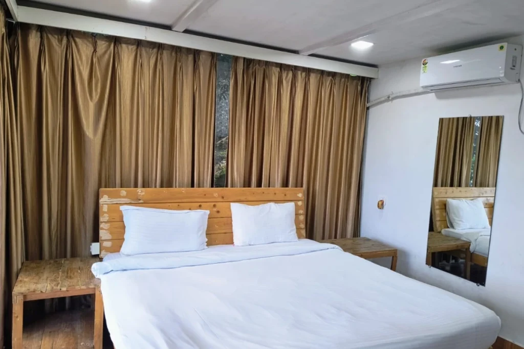 Regal - Room